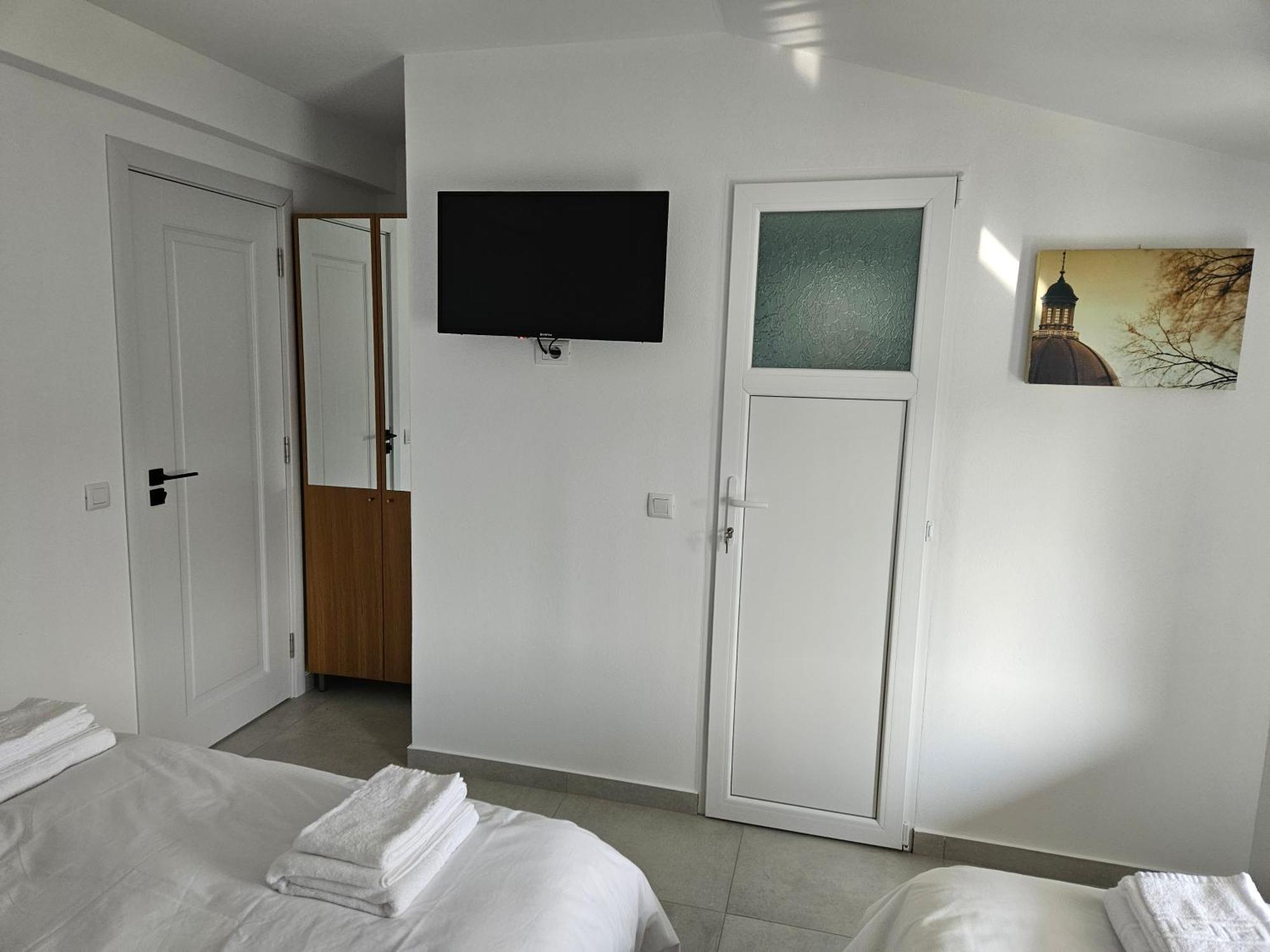 Casa Cristian Lägenhet Turda Exteriör bild